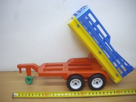 Traktor z przyczepą 60cm | 213