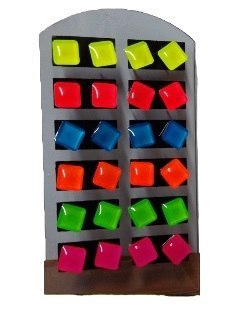 Kolczyki na stojaku 12 par KWADRATY jaskrawe