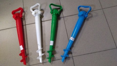 Stojak plastikowy wkręcany na parasol plażowy