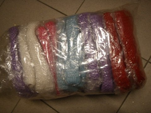 Czapka 12szt wełniana z kwiatkiem 110504024