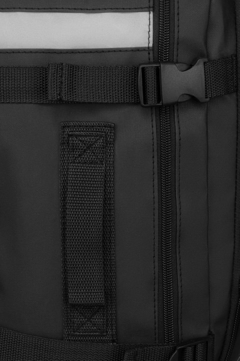 Plecak podróżny w czarnym kolorze z wygodnym uchwytem na walizkę - Peterson PTN PP-TOK2-P-9013 B