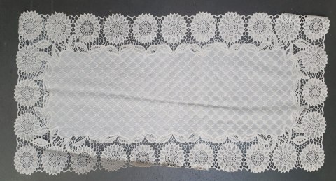 Bieżnik obrus koronkowy pvc 50 x 110 cm beżowy