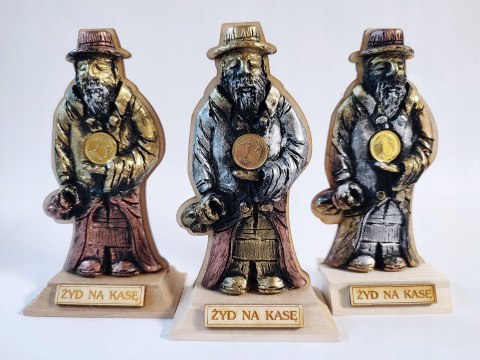 Żyd na kasę stojący z groszem 13x7cm NR.76
