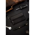 Etui na klucze ze skóry naturalnej w czarnym kolorze zamykane suwakiem KC-02-PDM BLACK