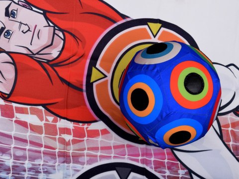 Zestaw do gry w piłkę ścianka strzelności + świecąca piłka nożna ZA5599