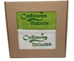 Ręcznik haftowany 50 x 100 cm 2szt. w pudełku Cudowna Babcia / CudownyDziadek