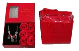 Zestaw Prezentowy Róże Mydlane i Naszyjnik na Walentynki