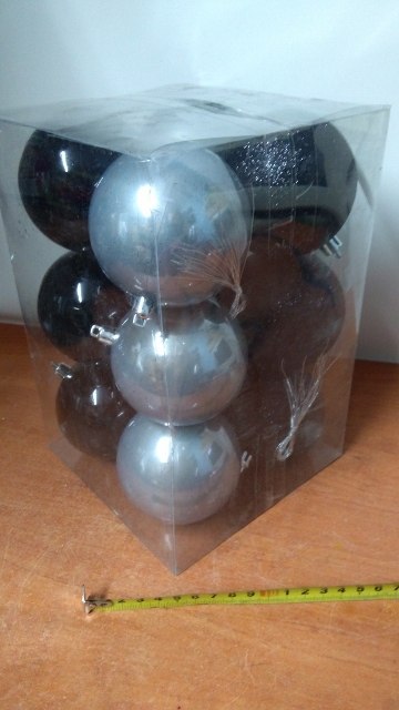 Bombki 12szt w kloszu 8cm