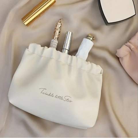 Kosmetyczka, saszetka na kosmetyki, wkładki, ekoskóra rozm M 16x12cm KS145B