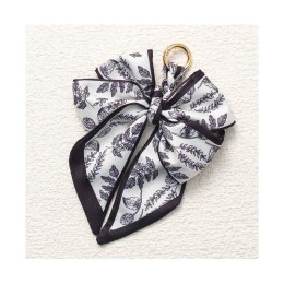 Brelok do kluczy elegancki wzór kwiatowy kokarda BRL372
